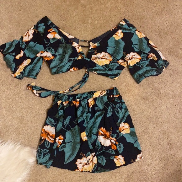 SHEIN tropical top and bottoms,perfect for a tropical get away or summer evening